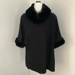 Capote Scarlett Chic Black Cowlneck Tunic with Faux Fur Trim Sz. M